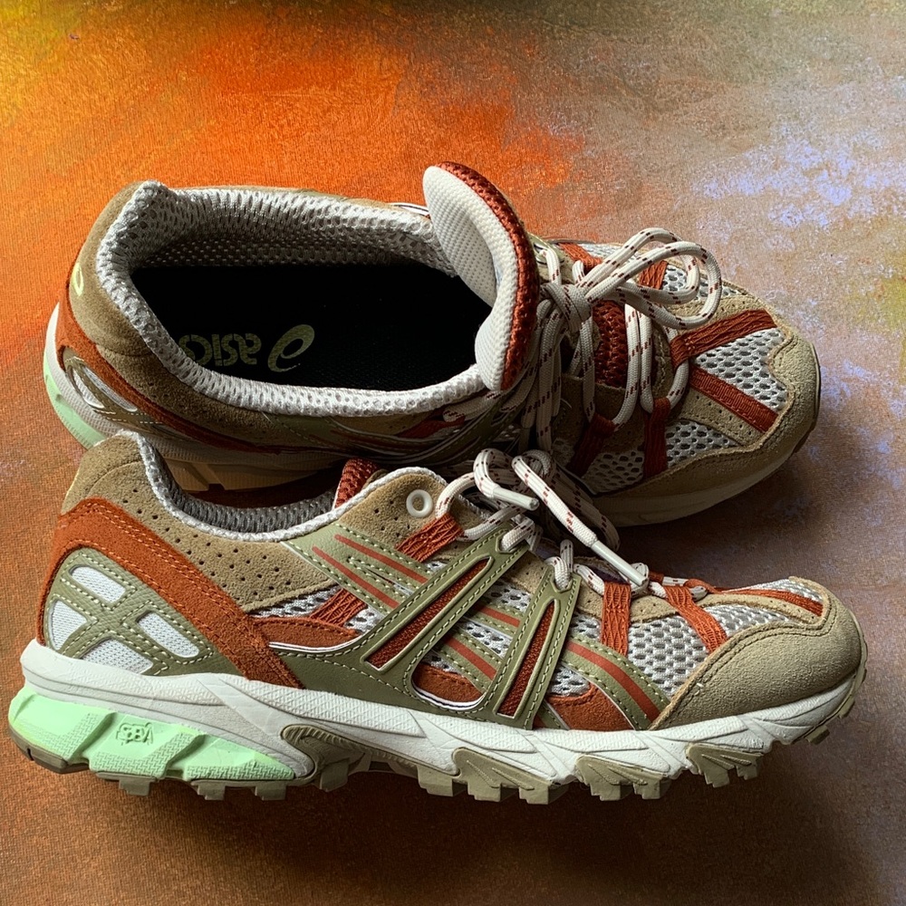 GEL-SONOMA 15-50 Asics Oatmeal/Safari Khaki Trail Sneakers